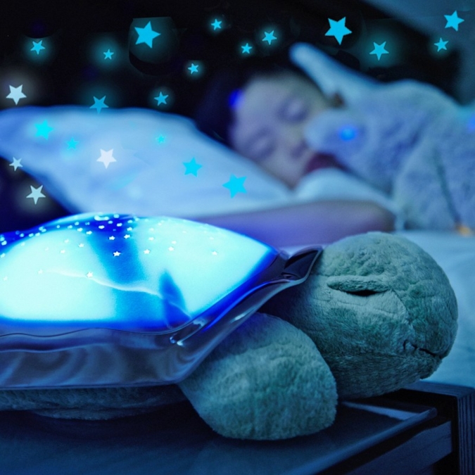 Die Tranquil Turtle schaltet sich nach 23 Minuten automatisch ab und wird mit Batterien geliefert.