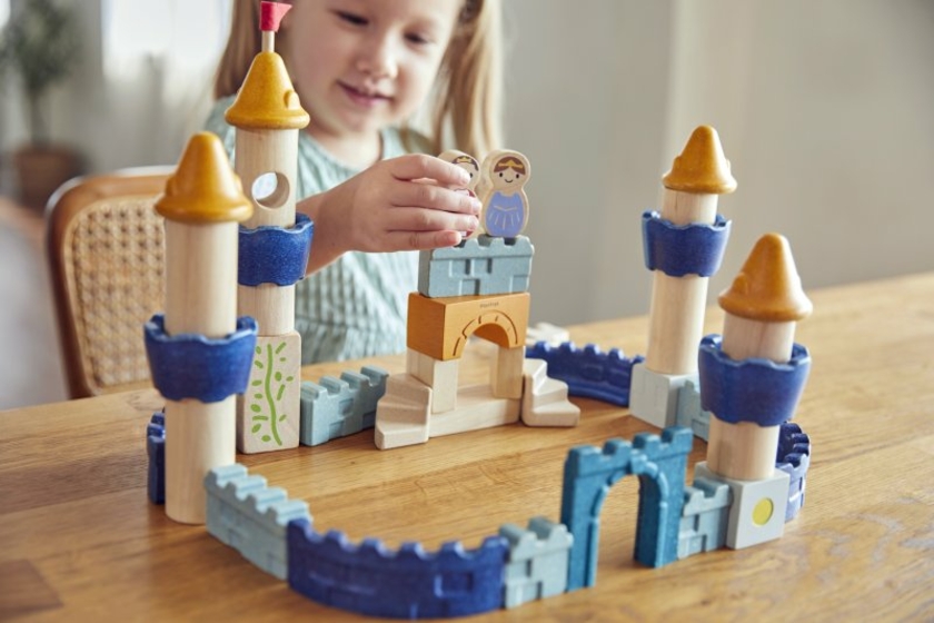 Plan-Toys-Baukloetze-Schloss.jpg
