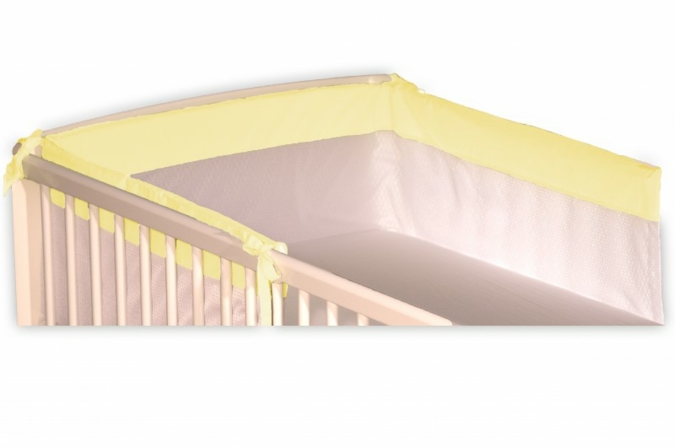 Auch das Babynestchen AirFlow gewährleistet Schutz und ausreichende Luftzirkulation im Bett.