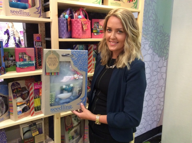 Pippa Kayser, International Business Coordinator bei Seedling, hat aus Neuseeland u.a. Kreativ-Sets mitgebracht.