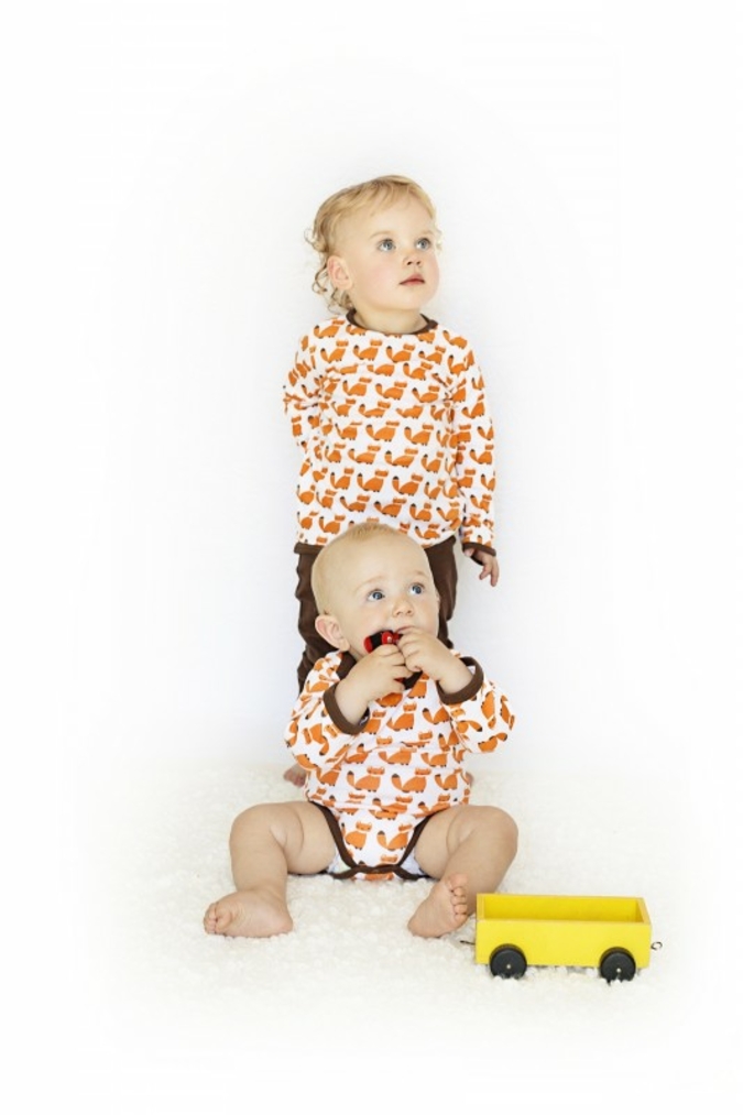 STURE&LISA: Dieser Schlaufuchs trifft sich nachts heimlich mit dem Feinbiber.
www.stureolisa.se