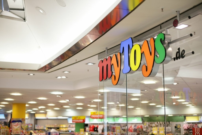 MyToys-Logo-vor-Filiale.jpeg