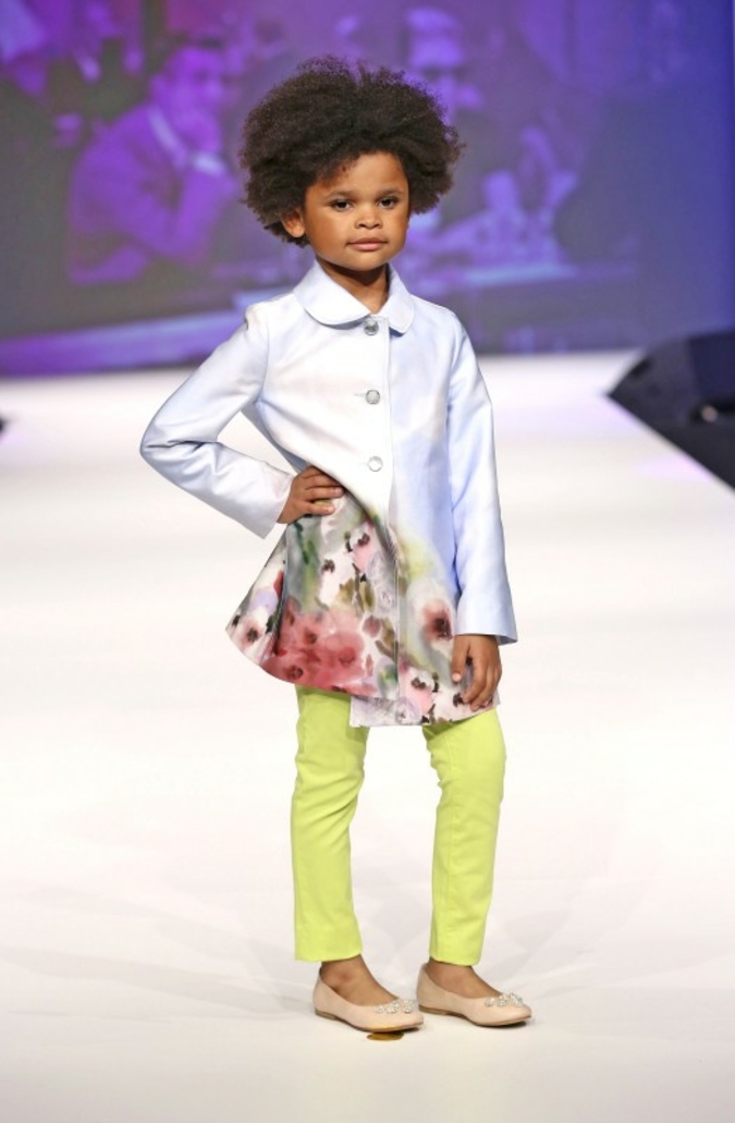 Optimistisch in Zukunft blicken in Köln nicht nur die kleinen Models der Fashion Show. Foto: Simonetta