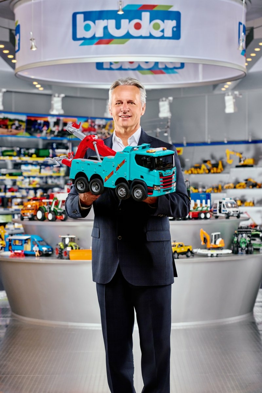 Bruder-Spielwaren.jpg