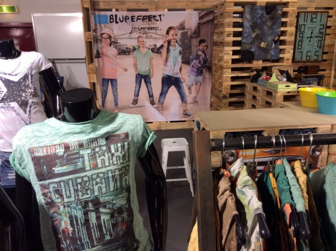 Noch im Aufbau ist die DenimArea, die viel Platz für angesagte Jeanswear bietet.