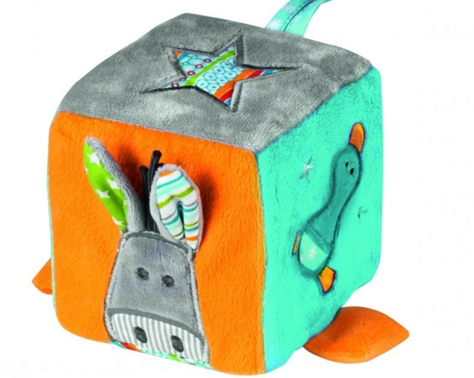 Der neue Spielwürfel von Fashy ist kuschelweich.