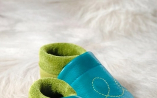 Das neue POLOLO-Modell „Biene Susi“ ist in den Größen 18/19 bis 26/27 erhältlich.