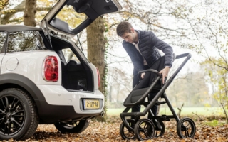 Für den leichten Transport kann der Dubatti One mit nur einer Hand schmal zusammengeklappt werden.