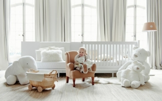 Weniger ist mehr: die Kollektion Less mit passender textiler Ausstattung.