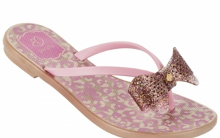 Grendha Kids-Modelle sind ein Muss für kleine Mädchen.