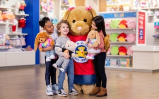 Build-A-Bear-Filiale-mit-Kindern-Copyright-Build-A-Bear-Workshop.jpg