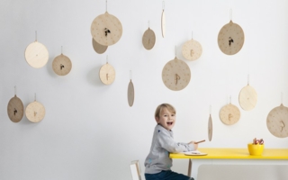 Durch ticktack lernen Kinder spielerisch den Umgang mit Uhr und Uhrzeit.