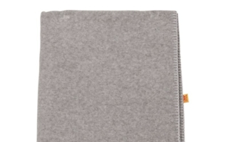 Statt Knopf im Ohr eine kleine Teddy-Applikation am Deckenrand.