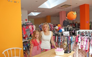 Geschäftsführerin Anne Baum und ihre älteste Tochter: Lollibel ist Familiensache.