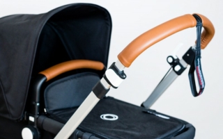Ein schöner Griffbezug veredelt jeden Kinderwagen.