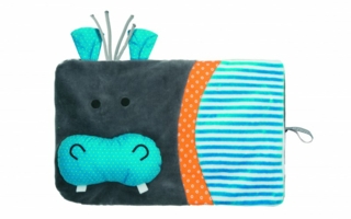 Die kräftigen Farben schulen zusätzlich das Sehvermögen des Kindes.