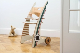 Der Hochstuhl YUUNIC von Bagggi.