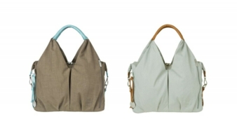 Passend zum Frühjahr bringt die braungraue Wickeltasche türkise Farbakzente mit. Die graublaue Wickeltasche fällt durch ihren Kunstleder-Tragegr...