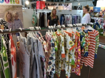 Rina Minke (links) von joha auf der Cookies Show in Berlin.