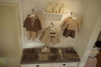 Einzelne Spots lenken zu den buchstäblichen Highlights und lassen die Farben zur Geltung kommen.