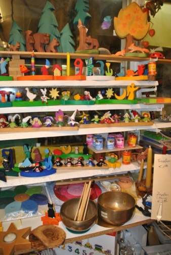 Väter und Opas, die in die Kinderstube Kiel kommen, sind meist bereits gut informiert, weiß Inhaberin Herta Pfeiffenberger.