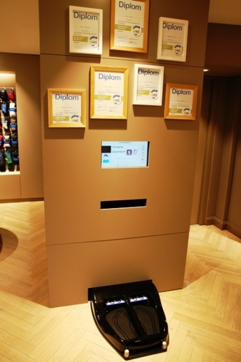 Das diplomierte Verkaufsteam hilft bei der Auswahl der richtigen Schuhgröße.