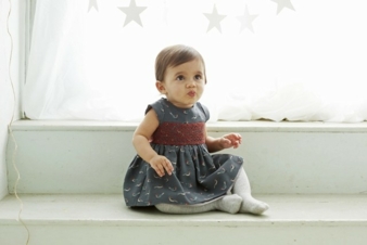 Neben vielen anderen Designer-Marken ist auch das UK-Label Marie-Chantal im Online-Shop kid-à-porter vertreten.