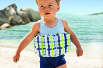 Der Schwimmhilfeanzug von Archimède wird durch abnehmbare Auftriebhilfen komplett.