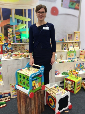 Legler-Marketingleiterin Birte Schierenstedt strahlt über einen erfolgreichen ersten Messetag.