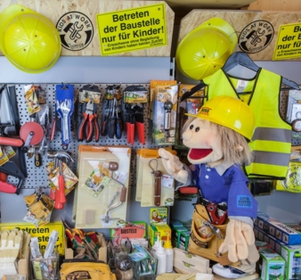 Das Betreten von Beatrix Rosenbergs „Spielschiff“ in Düsseldorf ist auch Männern ohne Kindern erlaubt.