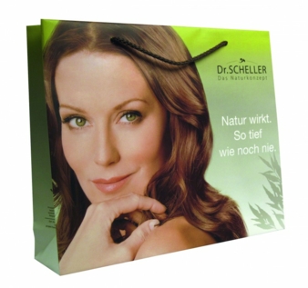 Bei Kröll kombiniert man ausführliche Beratung und aufwändige Druckverfahren, um edle Designs auf die Tasche zu bringen.