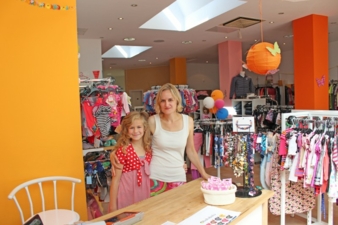 Geschäftsführerin Anne Baum und ihre älteste Tochter: Lollibel ist Familiensache.