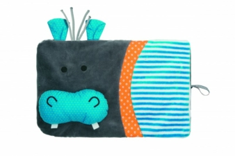 Die kräftigen Farben schulen zusätzlich das Sehvermögen des Kindes.