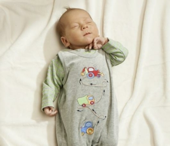 Nicht aus der Ruhe bringen lassen: Mit Schnizler-Babymode geht es weiter!