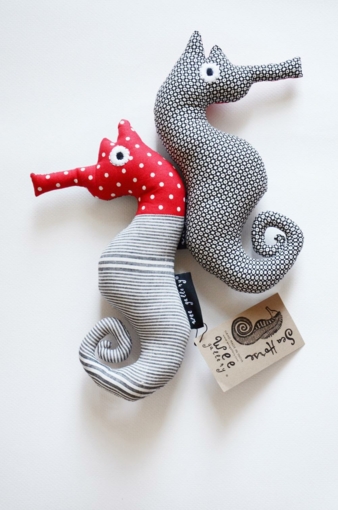 Wee Gallery - Seahorse Red - 2012_web