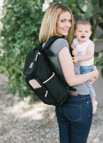 The Playdate Black Lifestyle 06_web